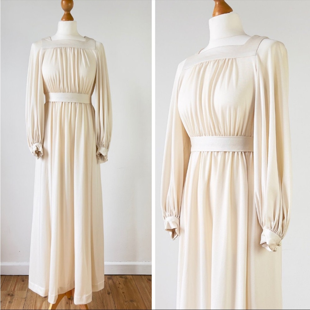 Vintage Cream Maxi Dress with Long Sleeves